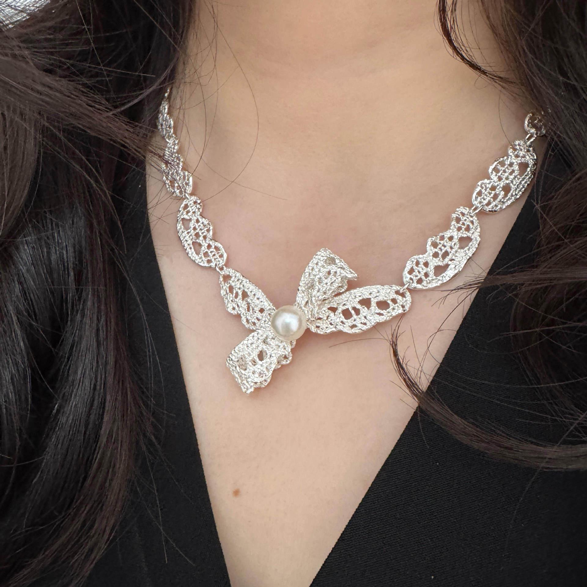 Элегантное ретро-ожерелье с жемчугом и бантом: Универсальный геометрический плиссированный дизайн для создания элегантного образа