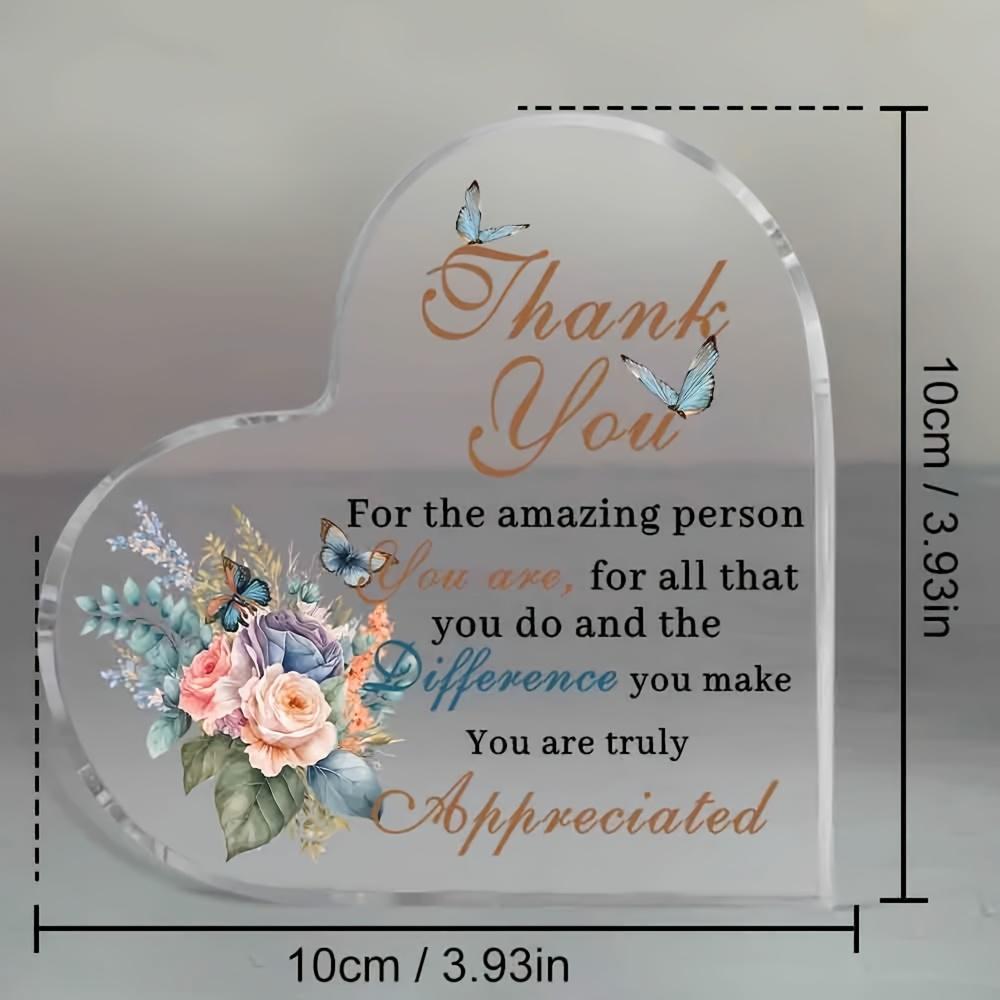 Inspirerande Citat Skrivbordsdekor - Hjärtformat Akrylplakett med Blom- och Fjärilsdesign, 'Tack för den Fantastiska Person Du Är' Uppskattning