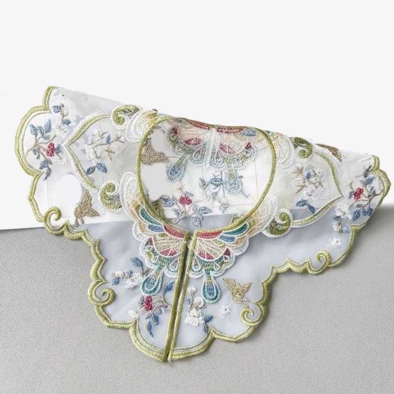 Chinesischer gestickter falscher Kragen Perle Blumenmuster Kragen für Mädchen Chinesisches antikes / Abschlusskostüm Dekorativ