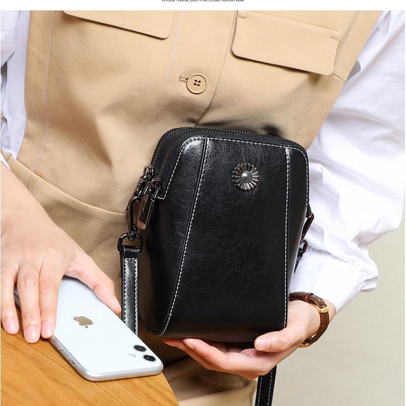Small bag women's new oil wax cowhide leather women's bag mobile phone bag fashion shoulder messenger bag women's