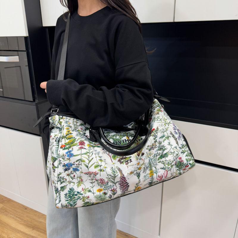 New Portable Mommy Bag, Messenger Travel Bag, Light and Large-capacity Going Out Storage, Duffel Bag, Printed Maternity Bag.