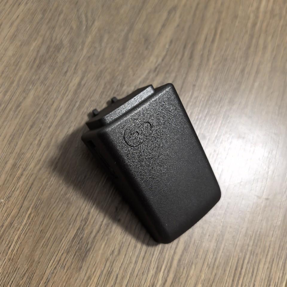 Left Front Door Exterior Handle Trim Cover for Land Rover LR072421 LR032990 LR018253