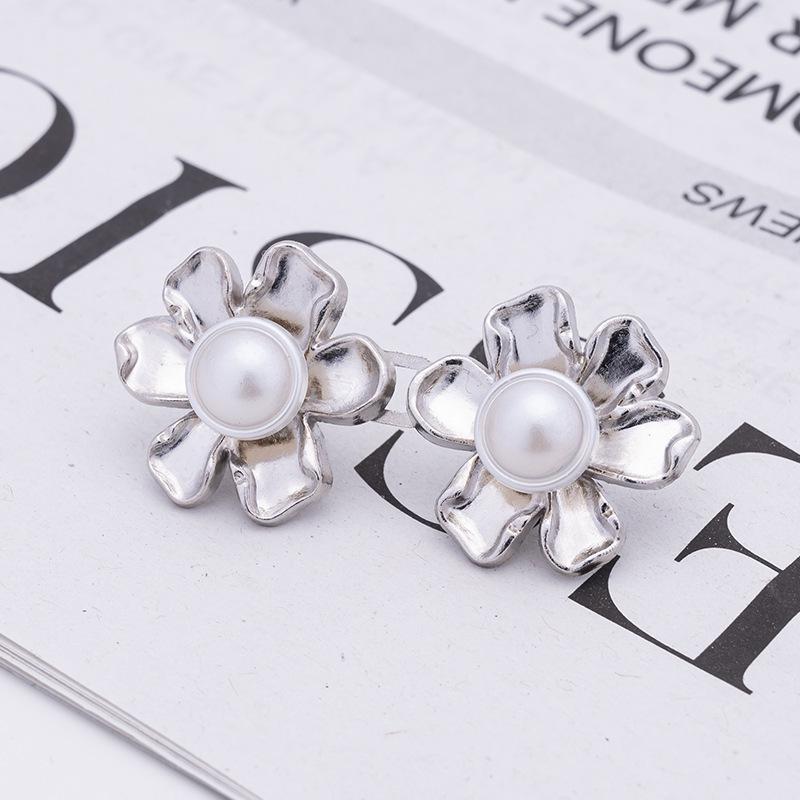 Flat Bottom Six-Petal Flower Buckle: Detachable Nail-Free & Stitch-Free Waist Cincher Tool