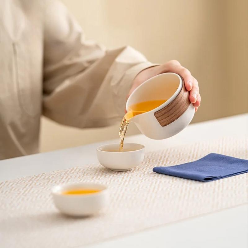 4 Piece Set of Portable Teacup Set Travel Set Ceramic Kung Fu Tea Set Outdoor Camping One Teapot and Two Cups of Gifts