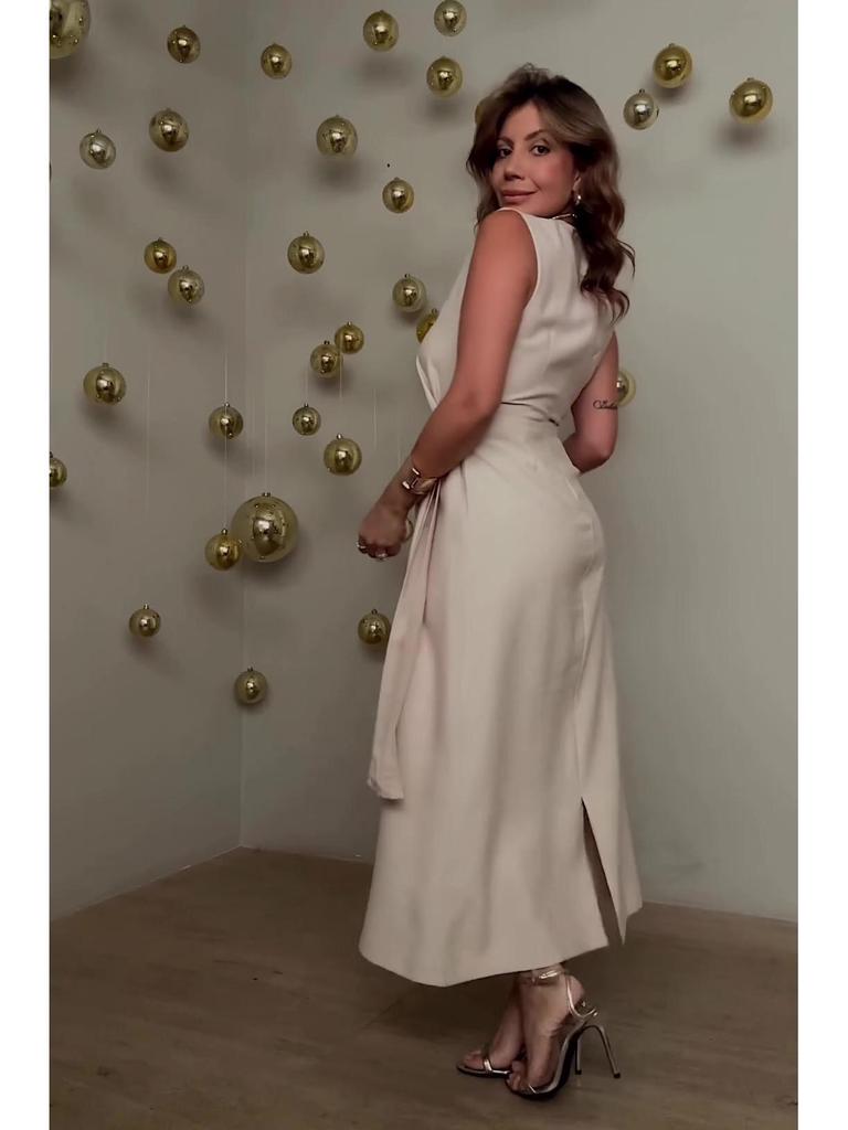 Women's Sleeveless Slimming Long Dress, Solid Color, Round Neck, Temperament Style, New for 2026