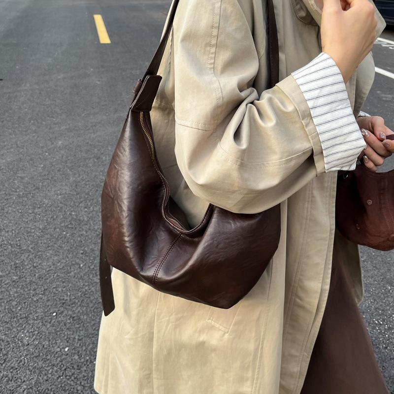 Bag light luxury niche high-end messenger bag women's bag 2025 new fashion autumn and winter retro shoulder bag dumpling bag
