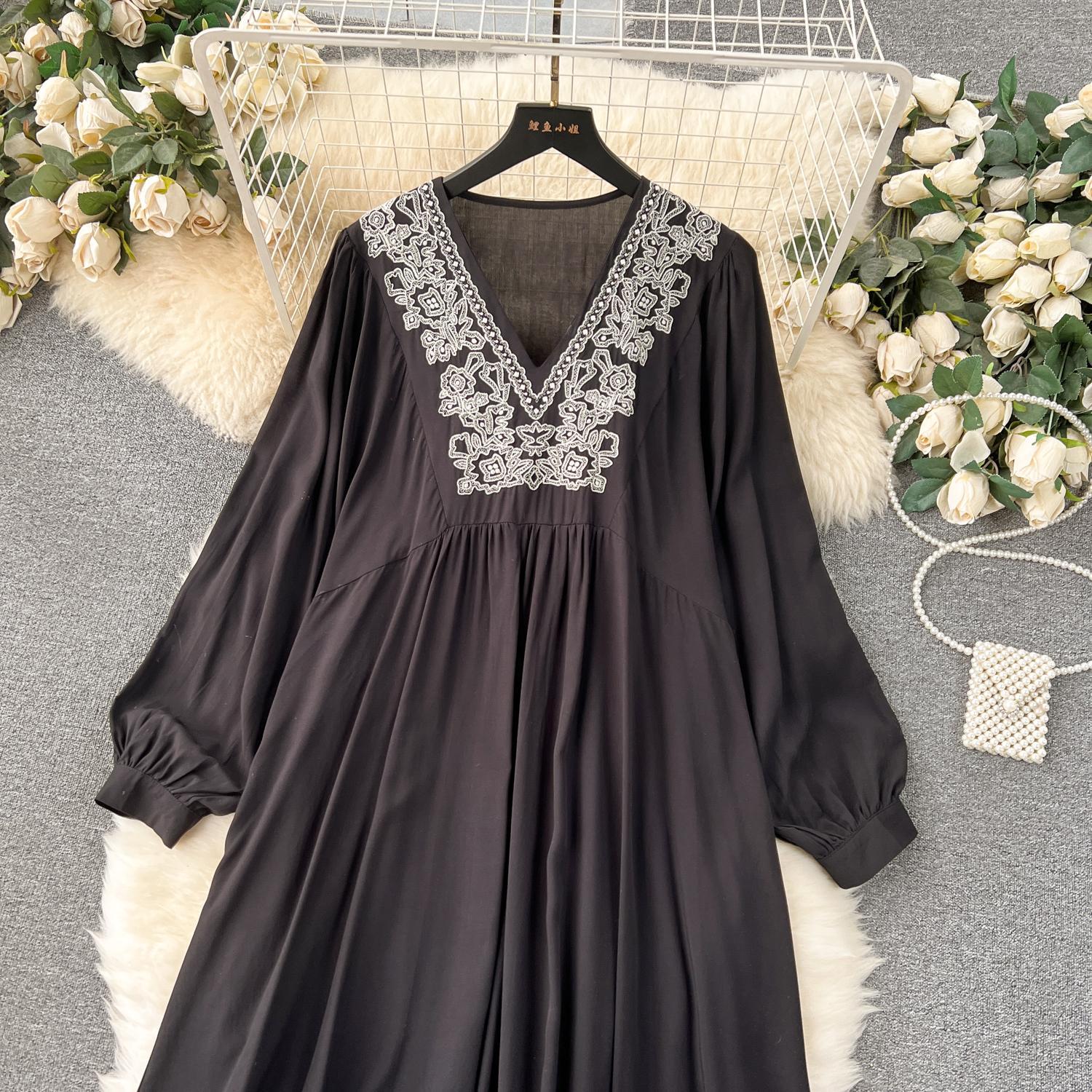 Платье свободного покроя в стиле бохо для женщин с вышивкой и принтом — фото 13