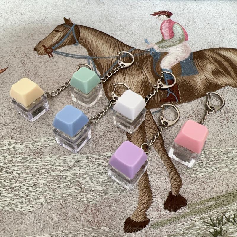 Led Keyboard Key Chain Toy Stress Relief Diy Button Finger Keyboard Caps Toy Small Gifts Small Gadgets Keychains