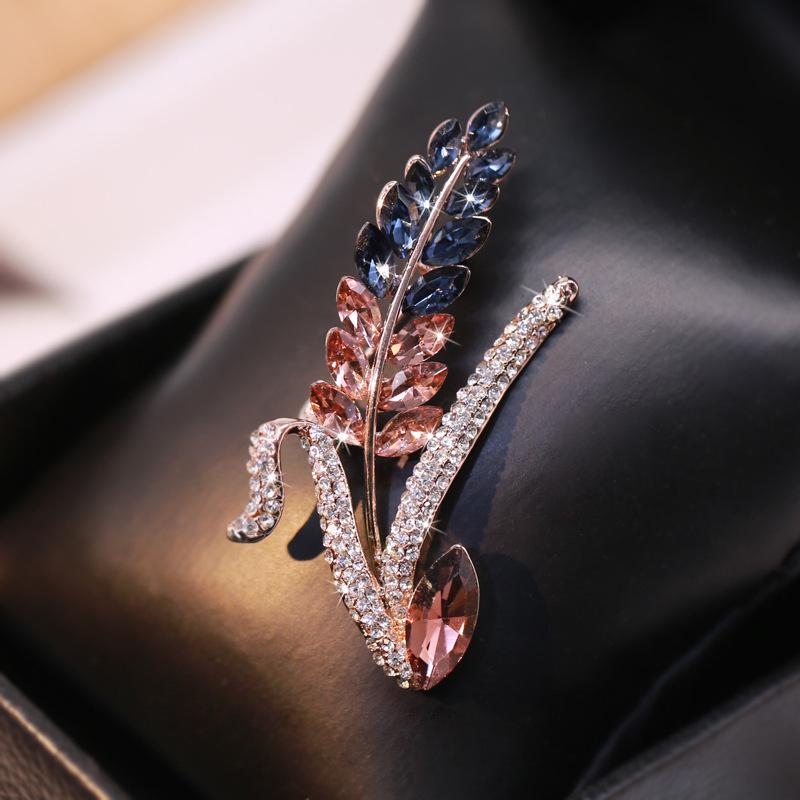 Korean Wheat Ear Rhinestone Brooch: Luxurious Crystal Corsage Pin for Women