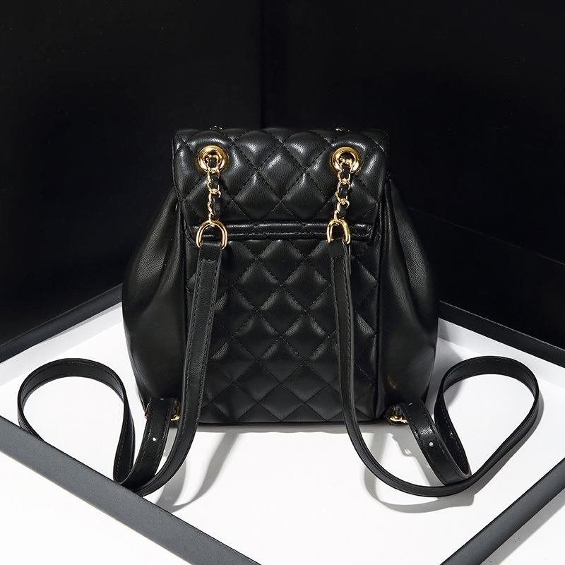Korean Niche Backpack  New Spring and Summer Fashion Diamond Bag for Women Commuting Versatile Chain Backpack for Women