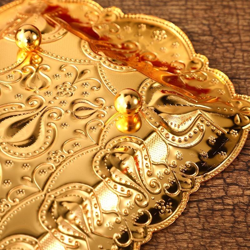 Exquisite Fruit Tray, Alloy Cake Plate, Gold Engraving Leaf Shape Snack Disc,Nuts Organizer Wedding Desktop Decoration,22.5 Cm
