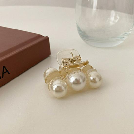 

Корейская жемчужная шпилька: Элегантный женский зажим «Акула»