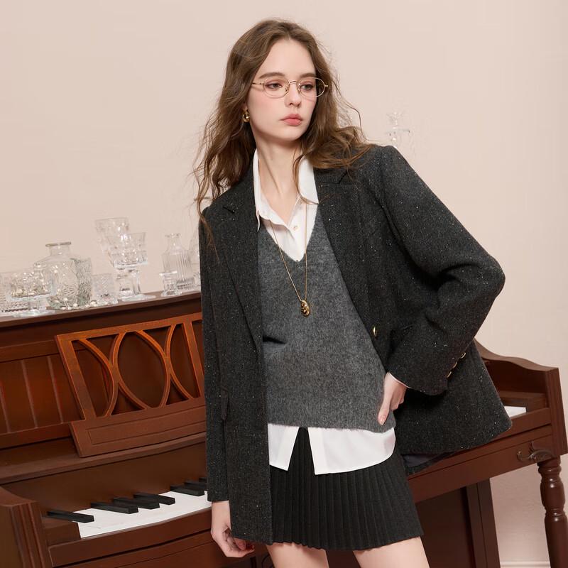 

Трехцветное зимнее пальто средней длины в стиле костюма из смесовой шерсти 2025 M