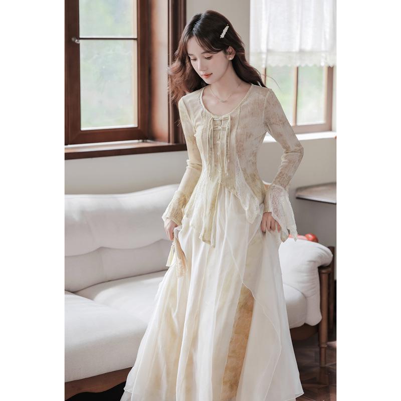 Двухпредметный комплект с пэчворком из кружева в стиле дзен: Асимметричный топ и юбка для женщин S