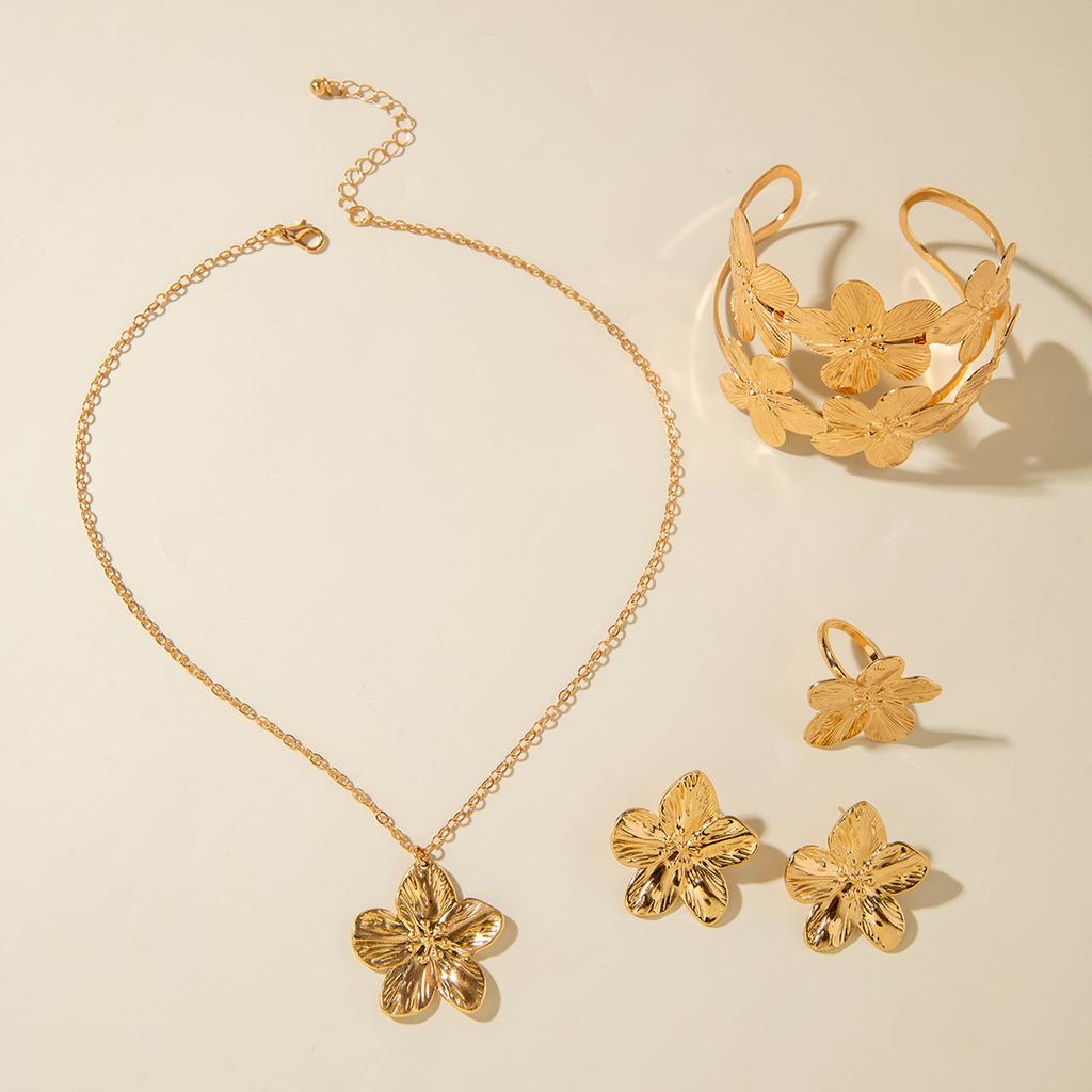 Exquisite Irregular Luxury Creative Polygon Geometric Leaf Texture Flower Earrings Necklace Set Accessories