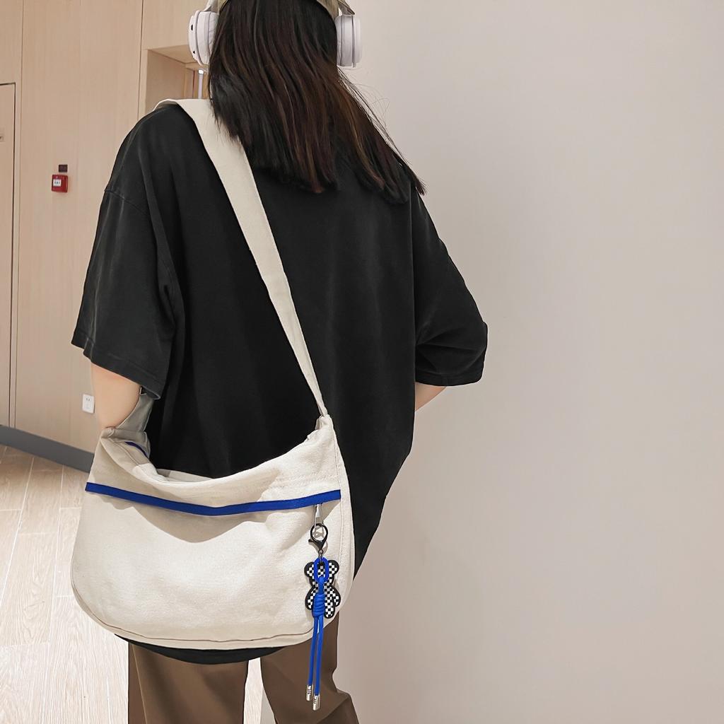 Versatile women's shoulder bag, new simple student class bag, large-capacity commuter messenger bag, male