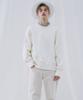 Pinned Look Essential Wappen Point Standard Fit Sweat Top (Cream)