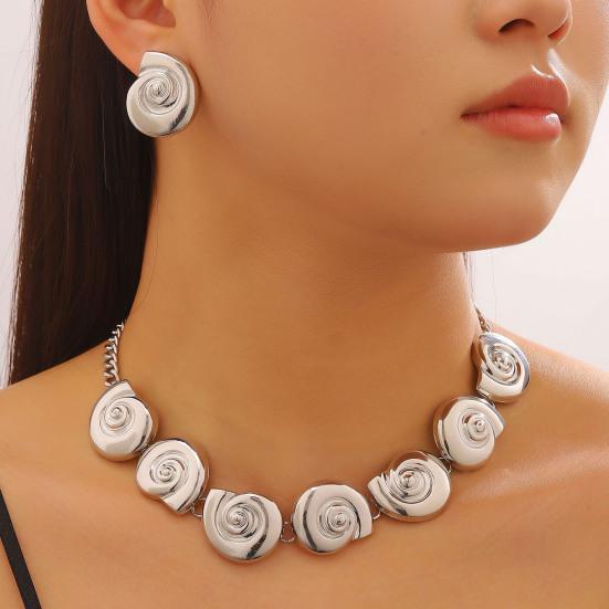 Necklace Earrings Set Exaggerated Snail Pendant And Earrings with Metallic Luster Bohemian Summer Party Jewelry for Beach Vacation And Party Wear