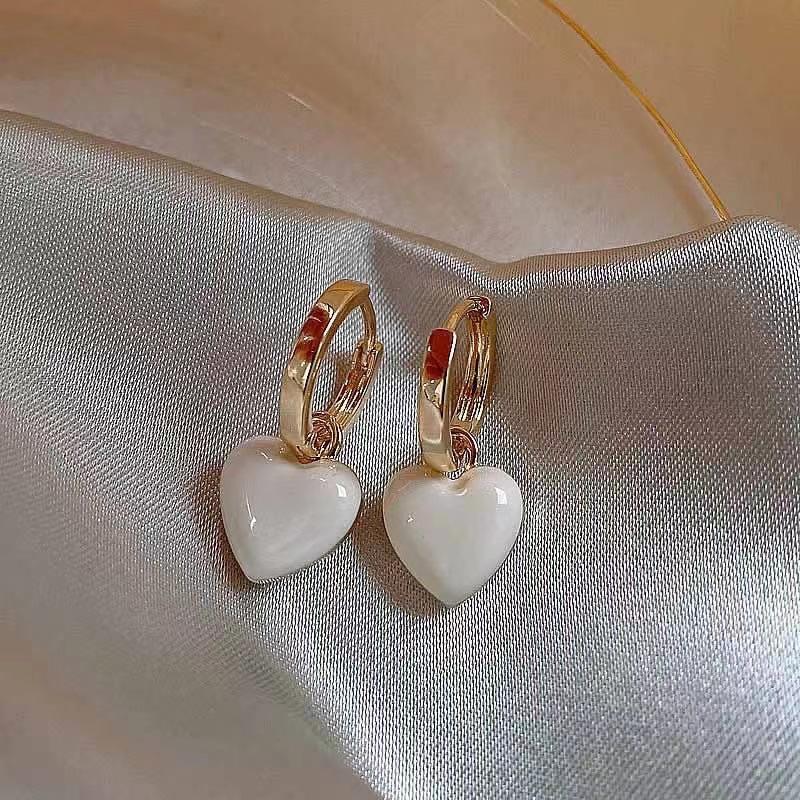 Orecchini da pendolare ad alto senso di stile Orecchini di lusso leggero con senso di design di nicchia Orecchini per il temperamento femminile