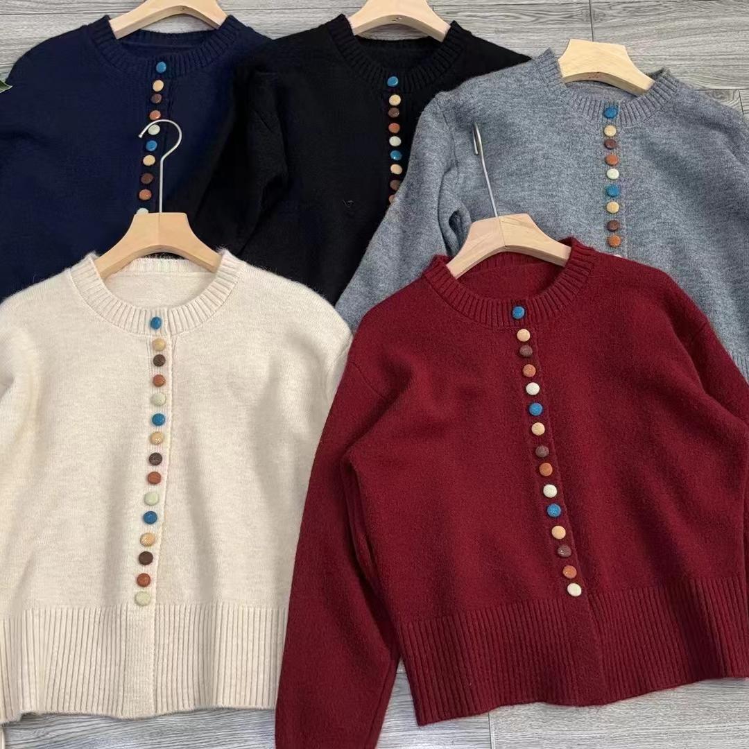 

Однобортный цветной пуговичный ретро бордовый свитер-жакет женский высококлассный темпераментный универсальный зарубежный стиль вязаный свитер 410-283 (average size) чёрный