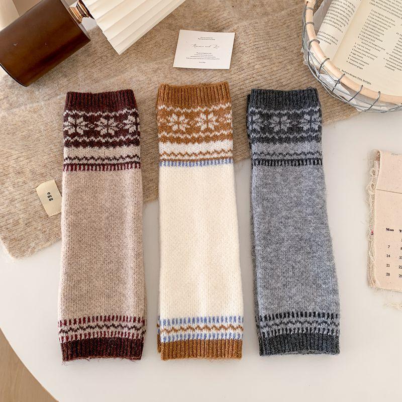 Retro Snowflake Pattern Knitted Leg Warmers Women Pile-up Socks Autumn and Winter Thicken Warm Fashion Versatile Foot Covers