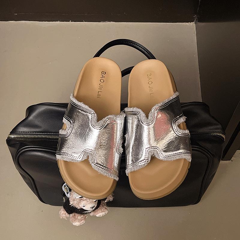 2025 Summer New Thick-soled Slippers Women's Soft-soled Color Matching Fashion Beach One-pedal British Versatile Outerwear Sandals