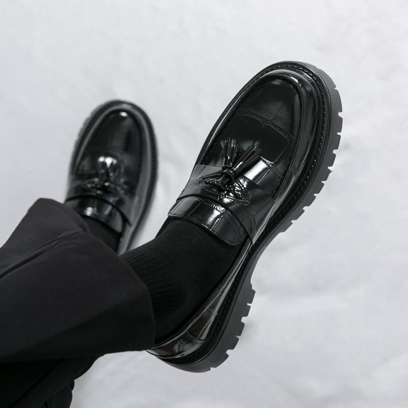 Fashion Business Tassel Loafers Shoes Slip on Casual Thick Bottom Leather Black Dress Party Shoes Boat Loafers For Man Fashion Moccasins