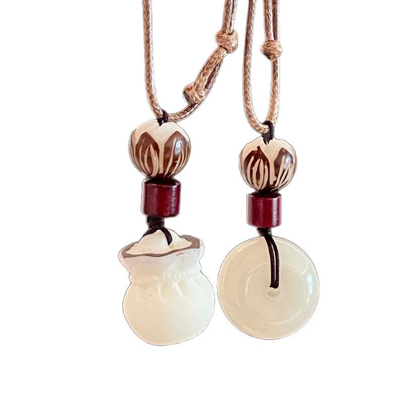 Zen-Inspired Bodhi Pendant Necklace: Retro Ethnic Style Clavicle Chain