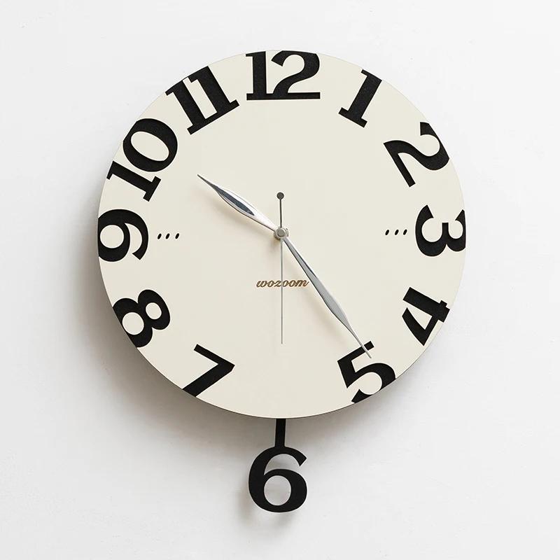 Metal Minimalist Wall Clocks Modern Aesthetic Pendulum Elegant Clock Stylish Luxury Digital Nordic Clocks Wall Silent Unique Watches Decoration