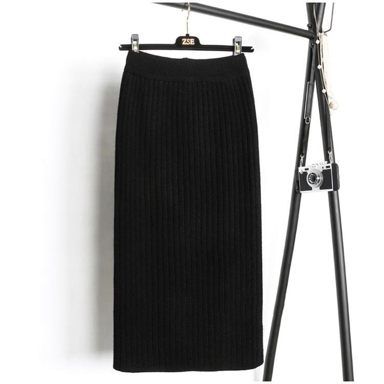 

Високоякісна жіноча облягаюча трикотажна спідниця-міді, що моделює фігуру, з еластичною талією та розрізом - Колекція Осінь/Зима 2025 One Size