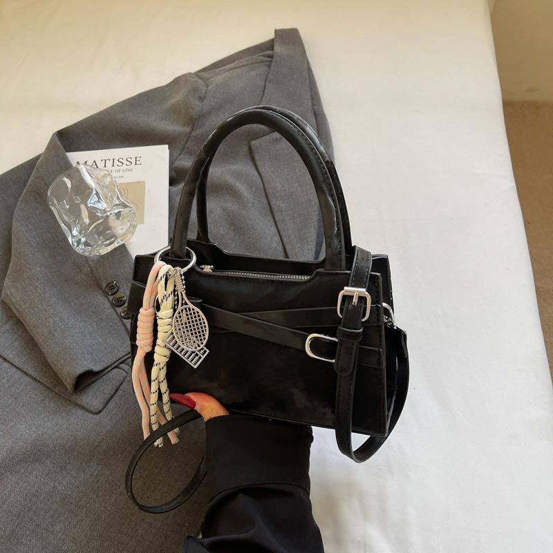 Premium Foreign Style Bag Women's 2025 New Simple Niche Design Shoulder Messenger Bag Fashionable Portable Tote Bag