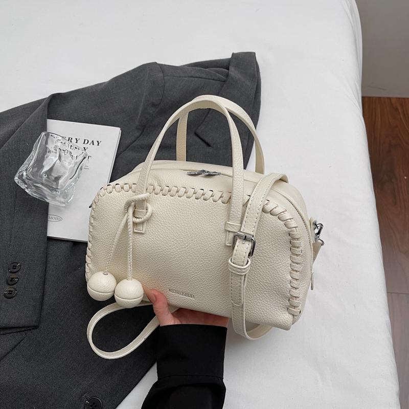 

Fashionable Large Capacity Shell Shaped Half Circle Handbag Women s Personalized Woven Single Shoulder Bag Simple Korean Crossbo бежевый