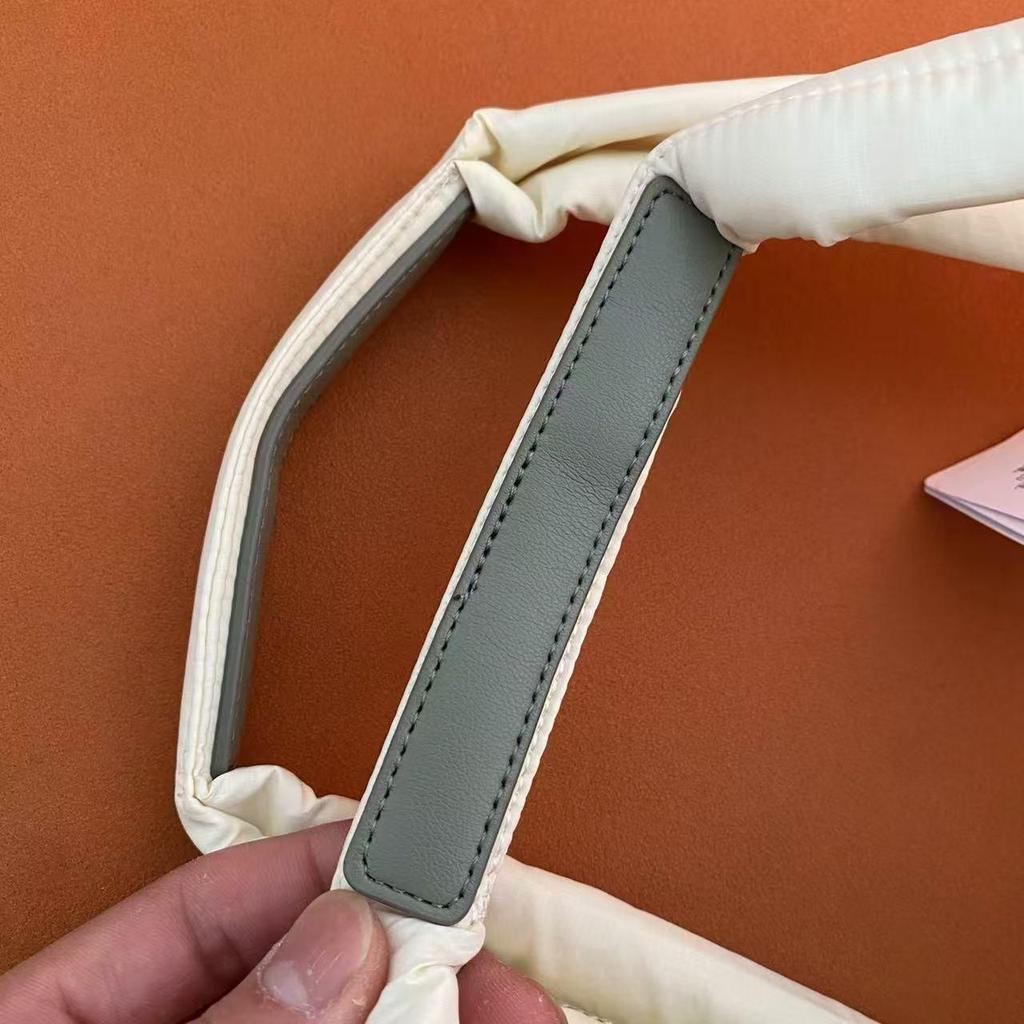 2025 A/W Tote Puffer Grande Matelassê Diamante 12L: Bolsa de Mão de Ombro Único