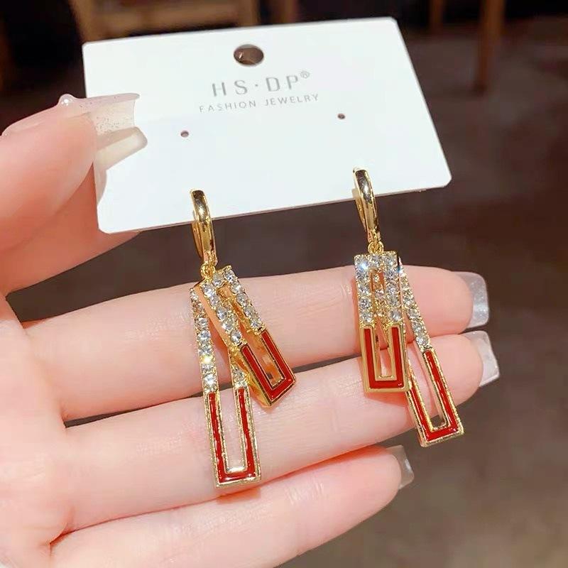 

High-end Geometric Diamond-set Square Multi-color Ear Stud Earrings, Elegant Ear Ornaments красный