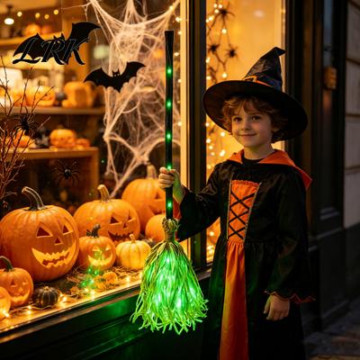 Belebtes Performance-Requisit Halloween-Hexenbesen mit grüner LED-Leuchte, Leuchtende Cosplay-Zauberer-Dekoration für Partybesen, Kostüm-Thema