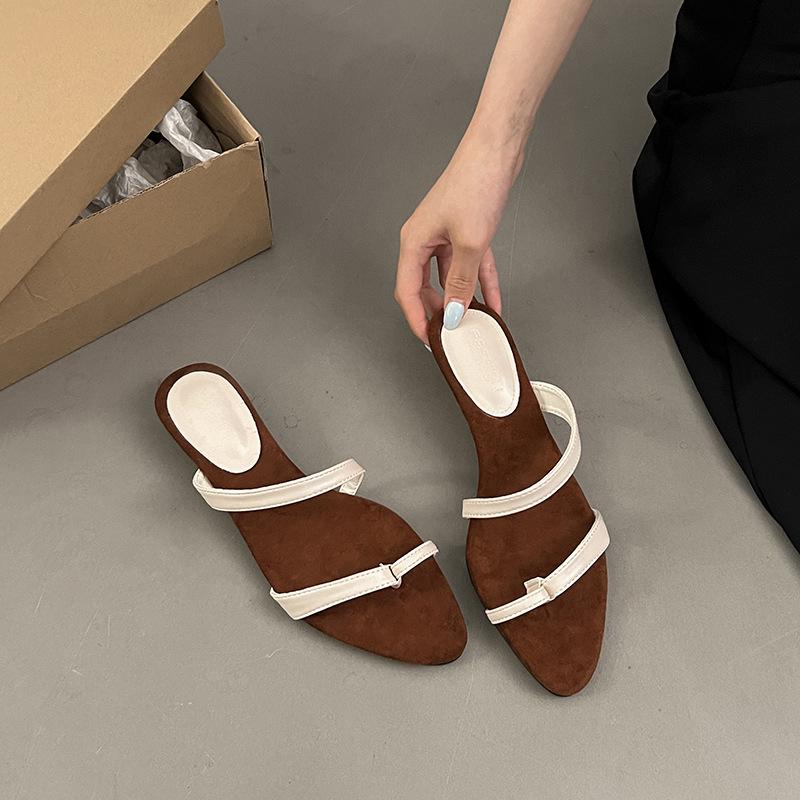 

2025 лето новые шлепанцы на танкетке женские с острым носком с открытым носком темперамент нишевый дизайн чувство низкий каблук сандалии 40
