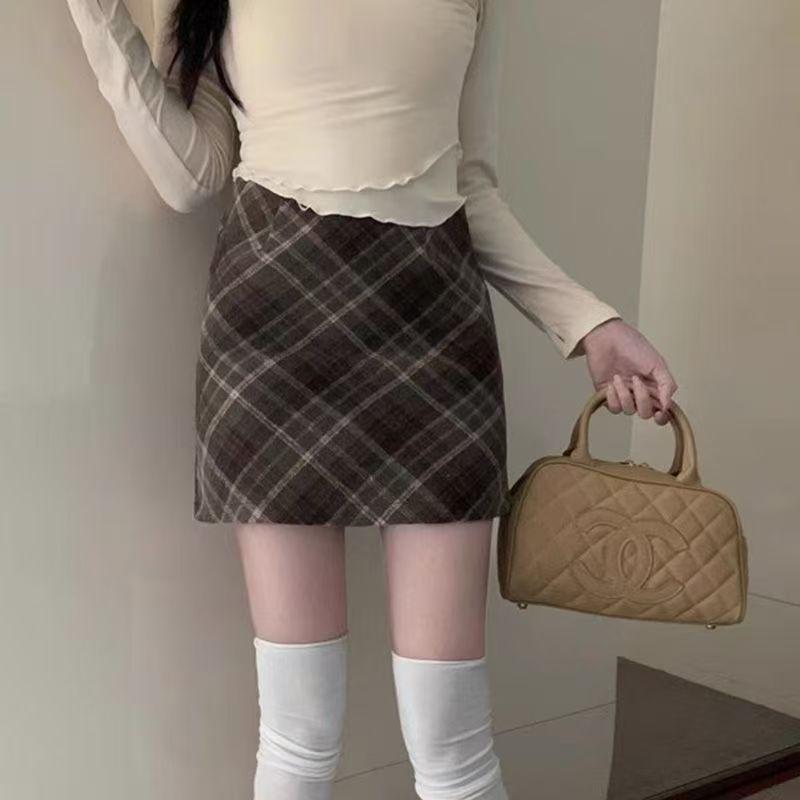 Women's High-Waist A-Line Plaid Mini Skirt with Safety Pants - Autumn/Winter Slimming Woolen Hip-Hugging Skirt