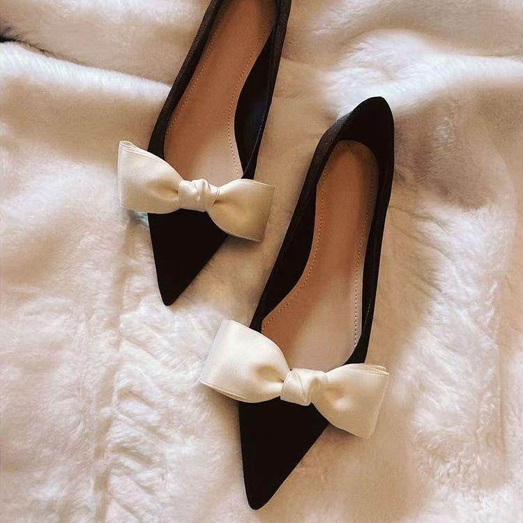 French gentle retro single shoes women's 2025 spring and autumn new popular thick heel pointed head shallow mouth small fragrant high heels