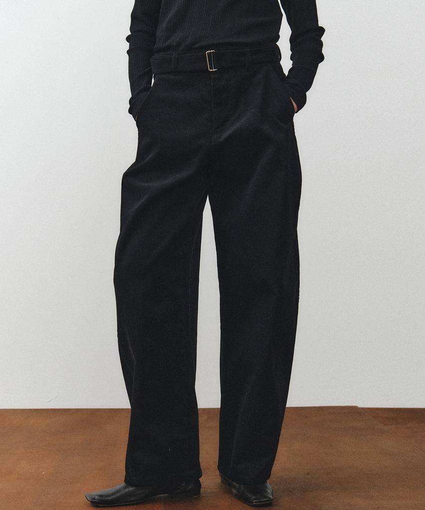 NOIRER FOR WOMAN Cotton Curved Corduroy Pants (Black)