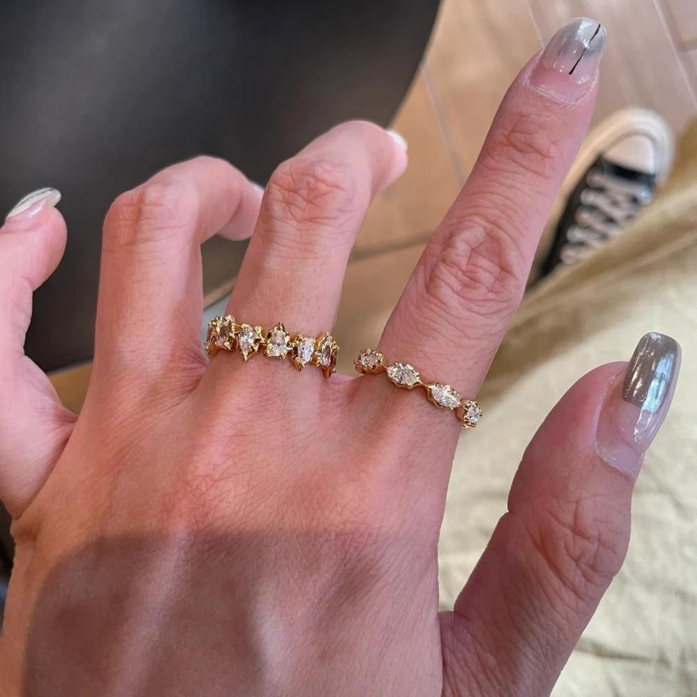Eleganter französischer Retro-Ring für Damen Stapelbarer Diamantring Minimalistisches Design Einzigartiger unregelmäßiger Rand Schmuckgeschenk