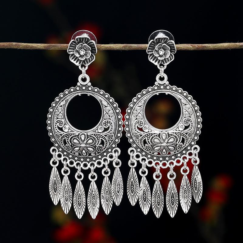Retro Personalized Tibetan Silver Fringed Stud Earrings Long Temperament Versatile Earrings Exaggerated Metal Vacation Earrings Women