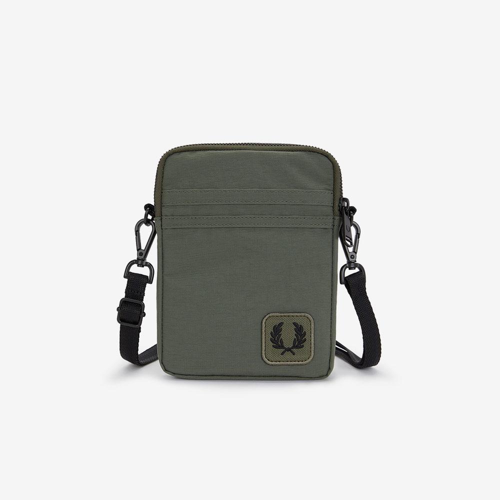 Fred Perry Nylon Badge Small Side Bag - Laurel Wreath Green Cfpu2531194-X21