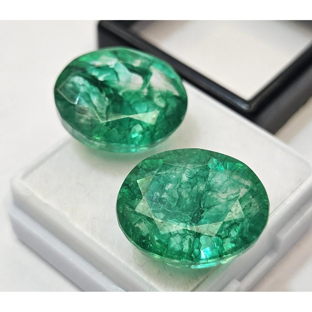 Fabulous Emerald Green Colombian Oval Cut 27-28 Ct Certified Loose Gemstone