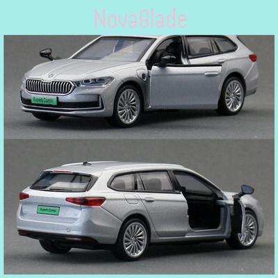 Škoda Superb Kovový Model Auta S Otevíracími Dveřmi A Světly Pro Sběratele