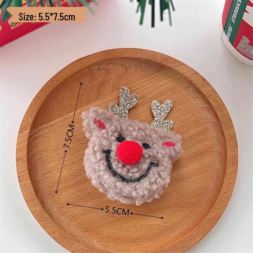 

Adorable Cartoon Christmas Teddy Bear Brooch - New Year Gift Pin with Blushing Bear Design
