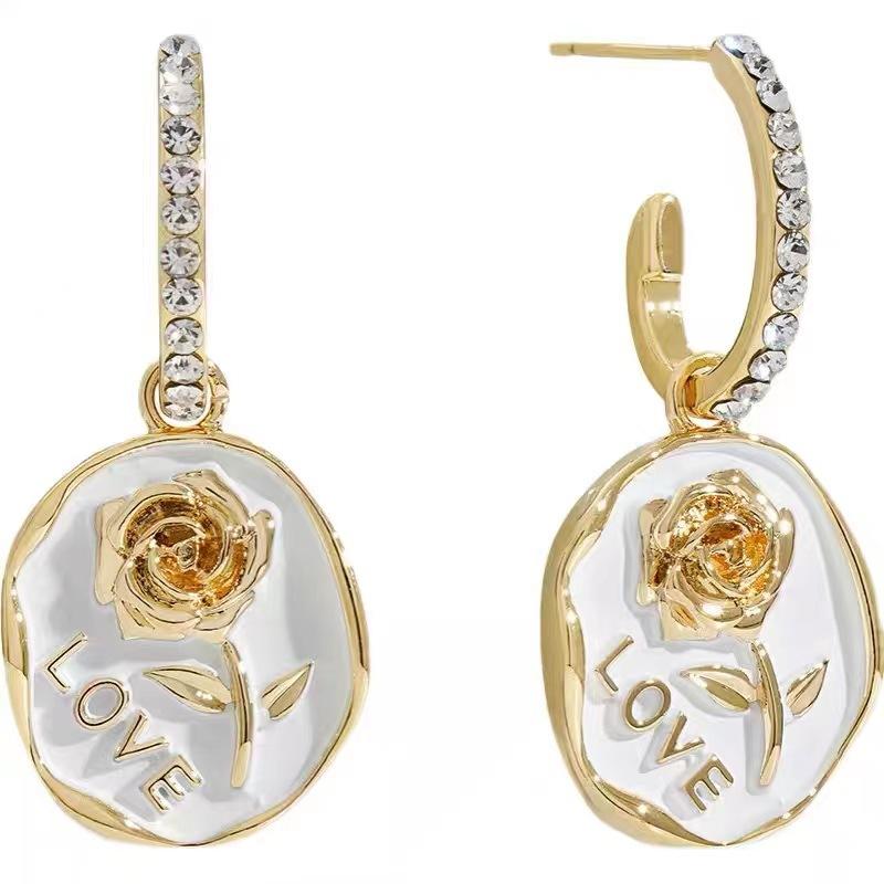 

JMXD Французский Розовый Жемчуг Замок Кость Ожерелье Женское Винтажное Минималистичное Роскошный Подарок Элегантный Шикарный Кулон Трендовые Высококлассные Украшения