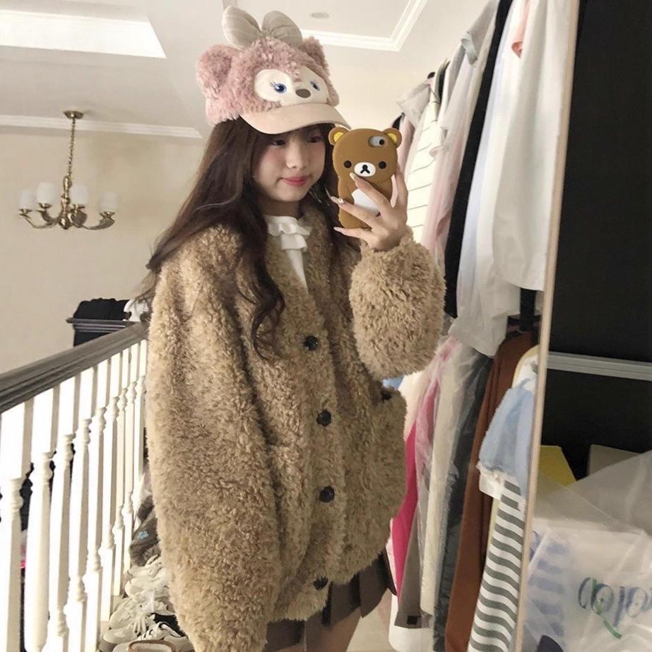 Women's Milky White Lambswool V-Neck Fur Coat - Loose Fit, Slimming Design for Winter