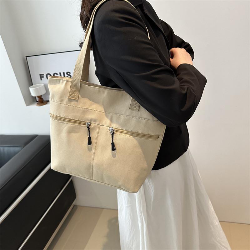 Spacious And Stylish Black Canvas Tote Bag For Women Perfect For Casual Everyday Use