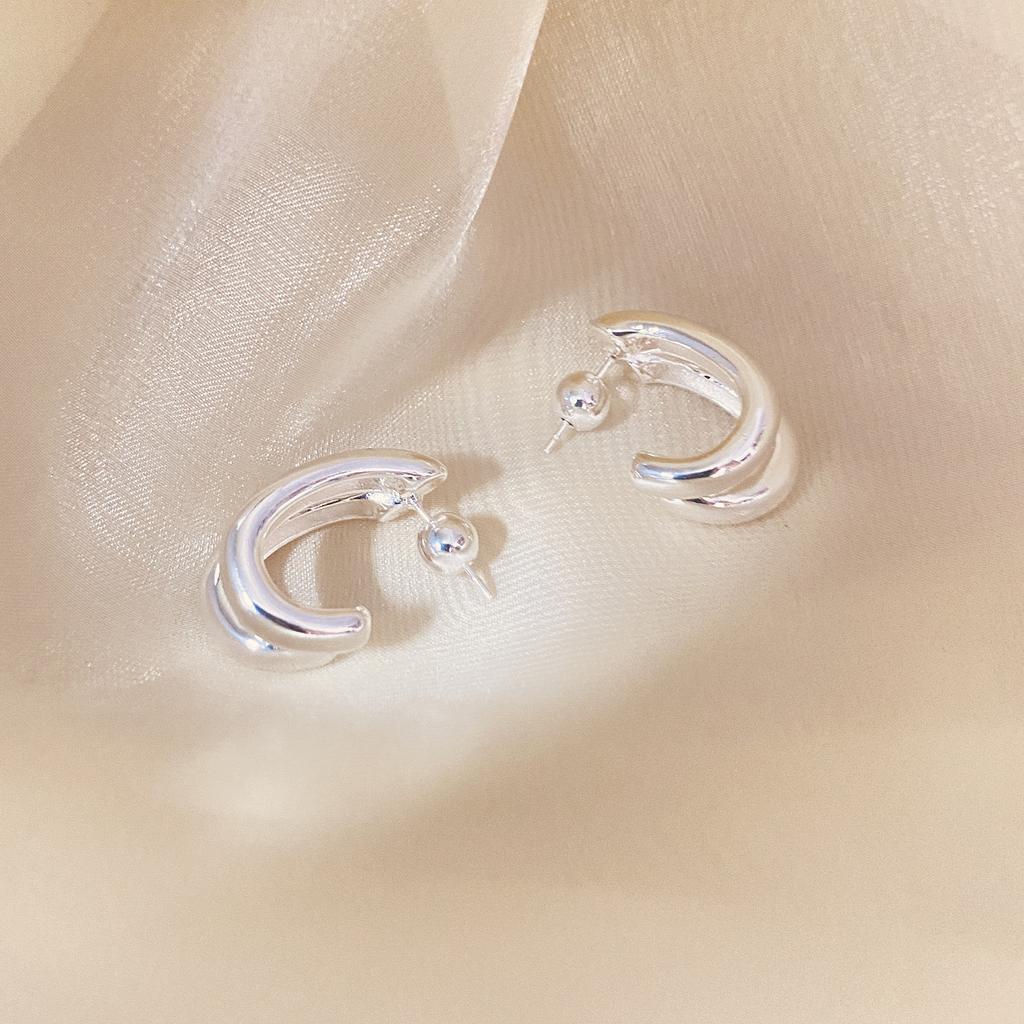 Hot Selling High-end Photosensitive Surface Double-layer Thick C-shaped Unique Personality Temperament Niche Versatile Earrings