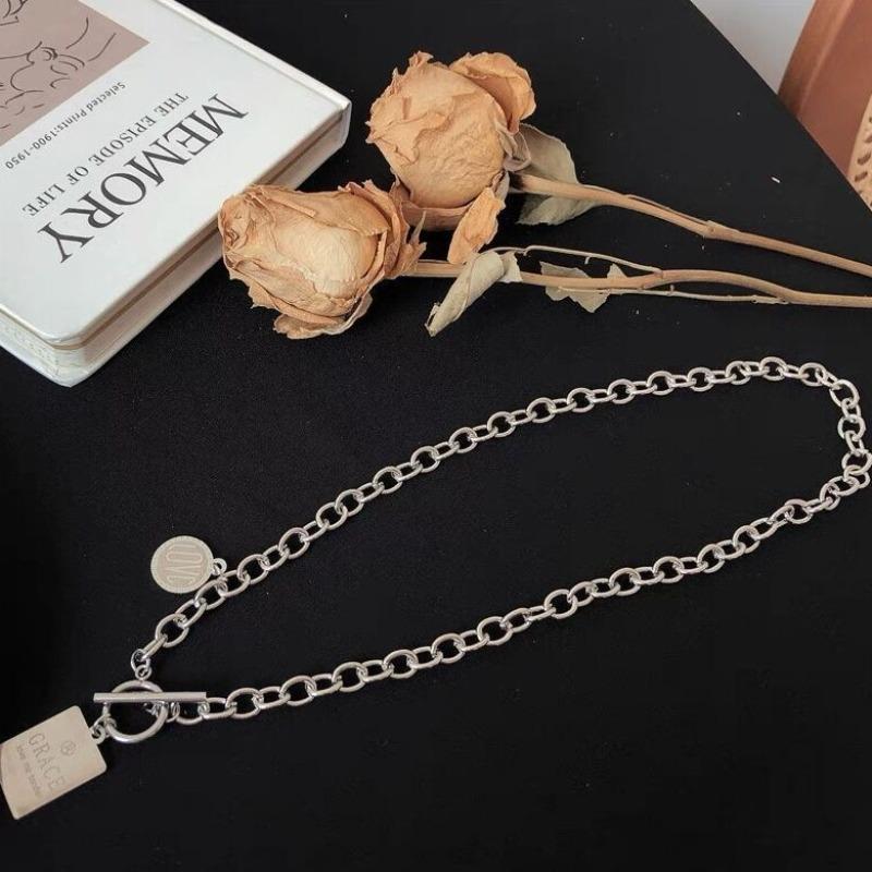 Niche simple letter pendant necklace female versatile titanium steel does not fade hip hop collarbone chain ins wind